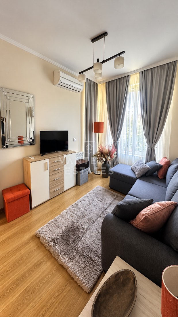 Луксозен тристаен апартамент във Villa Roma, Несебър
